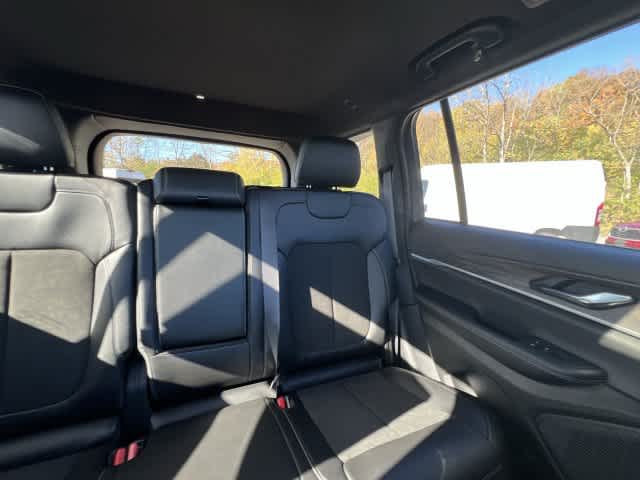 2027 Jeep Grand Cherokee GRAND CHEROKEE LAREDO ALTITUDE 4X4