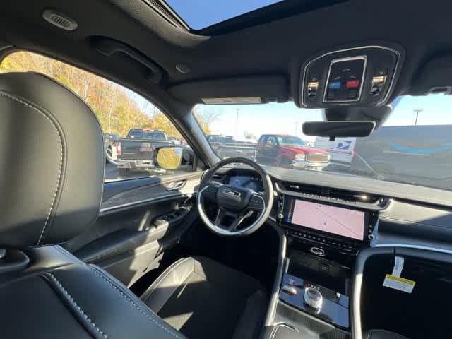 2027 Jeep Grand Cherokee GRAND CHEROKEE LAREDO ALTITUDE 4X4