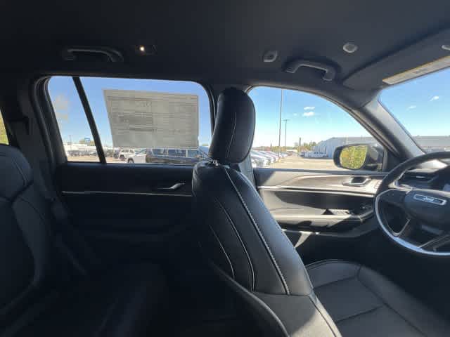 2027 Jeep Grand Cherokee GRAND CHEROKEE LIMITED 4X4