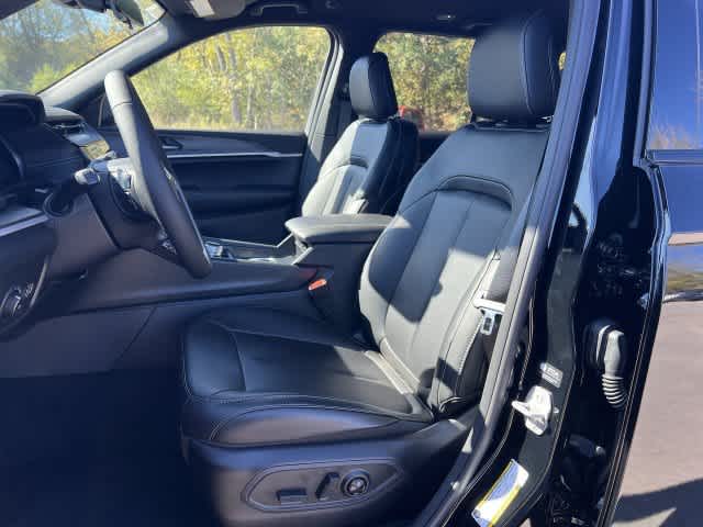 2027 Jeep Grand Cherokee GRAND CHEROKEE LIMITED 4X4