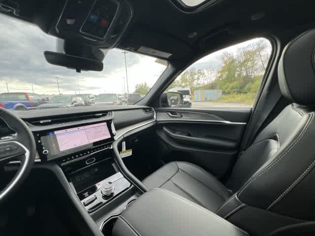 2027 Jeep Grand Cherokee GRAND CHEROKEE LIMITED 4X4
