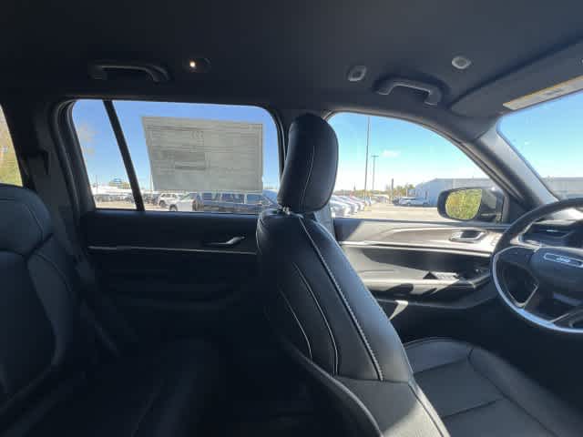 2027 Jeep Grand Cherokee GRAND CHEROKEE LIMITED 4X4