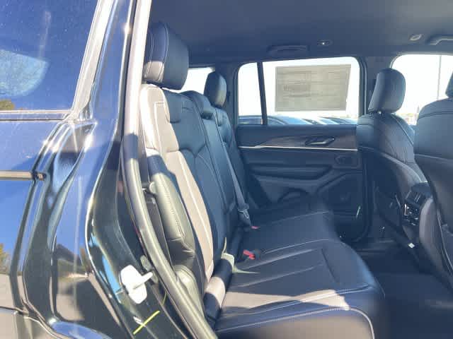 2027 Jeep Grand Cherokee GRAND CHEROKEE LIMITED 4X4