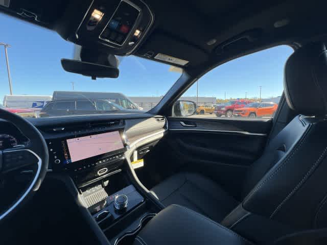 2027 Jeep Grand Cherokee GRAND CHEROKEE LIMITED 4X4