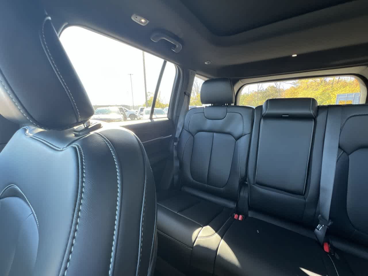 2027 Jeep Grand Cherokee GRAND CHEROKEE LIMITED 4X4