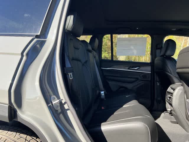 2027 Jeep Grand Cherokee GRAND CHEROKEE LIMITED 4X4