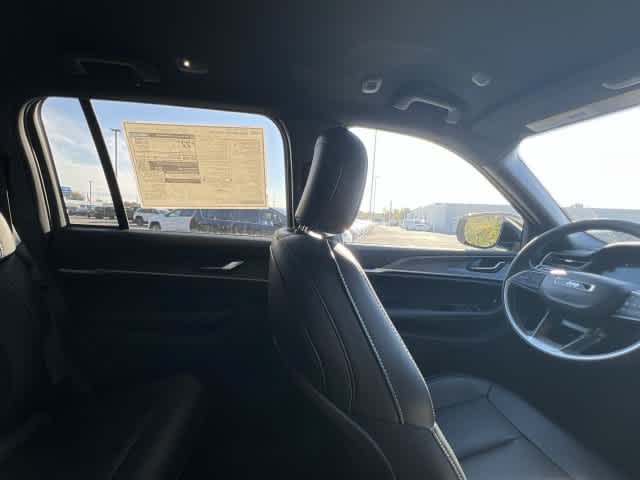 2027 Jeep Grand Cherokee GRAND CHEROKEE LIMITED 4X4