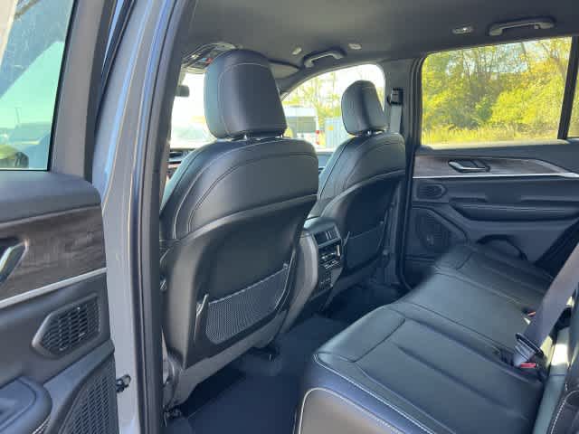 2027 Jeep Grand Cherokee GRAND CHEROKEE LIMITED 4X4