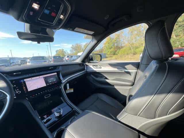 2027 Jeep Grand Cherokee GRAND CHEROKEE LIMITED 4X4