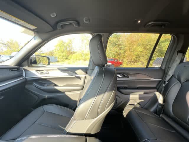 2027 Jeep Grand Cherokee GRAND CHEROKEE LIMITED 4X4