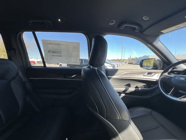 2027 Jeep Grand Cherokee GRAND CHEROKEE LIMITED 4X4