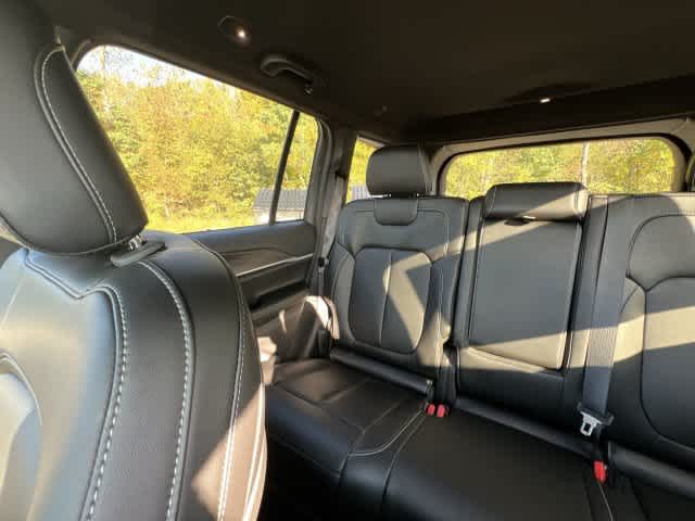 2027 Jeep Grand Cherokee GRAND CHEROKEE LIMITED 4X4