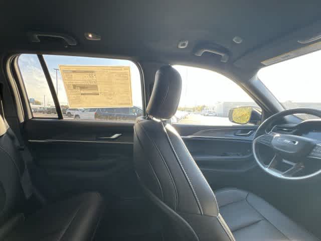 2027 Jeep Grand Cherokee GRAND CHEROKEE LIMITED 4X4