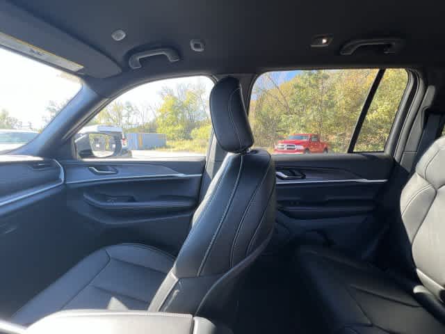 2027 Jeep Grand Cherokee GRAND CHEROKEE LIMITED 4X4