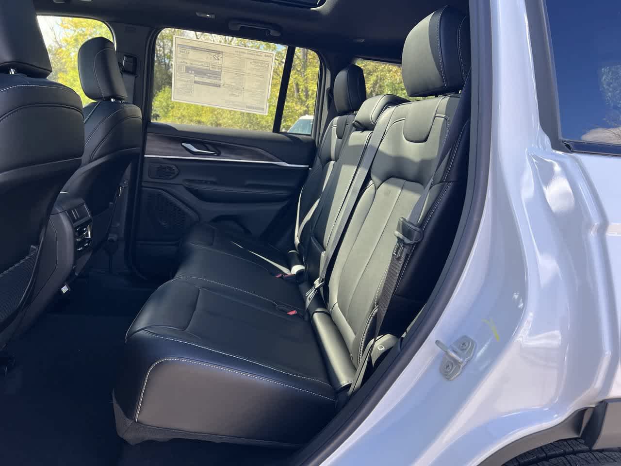 2027 Jeep Grand Cherokee GRAND CHEROKEE LIMITED 4X4