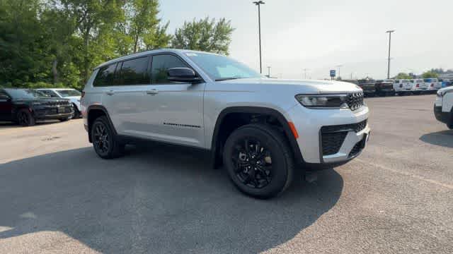 2026 Jeep Grand Cherokee GRAND CHEROKEE L LAREDO ALTITUDE 4X4