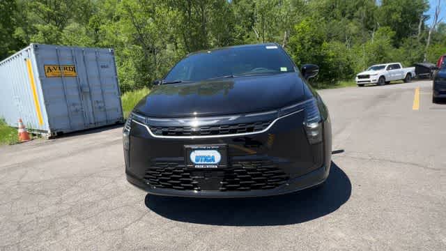2027 Chrysler Pacifica PACIFICA SELECT AWD