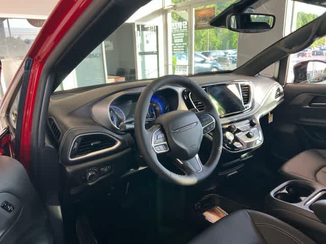 2027 Chrysler Pacifica PACIFICA SELECT AWD