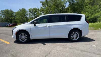 2027 Chrysler Pacifica PACIFICA SELECT AWD