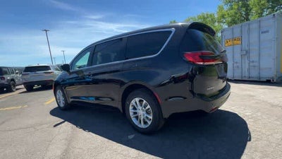 2027 Chrysler Pacifica PACIFICA SELECT AWD