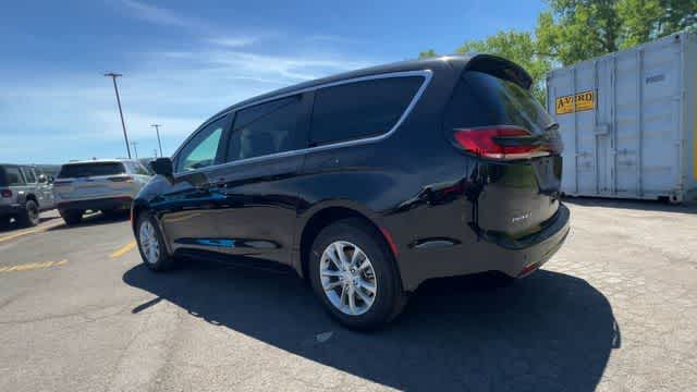 2027 Chrysler Pacifica PACIFICA SELECT AWD
