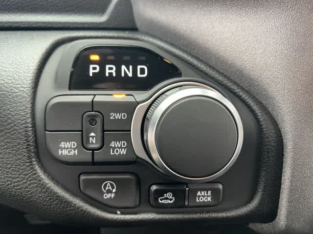 2026 RAM Ram 1500 RAM 1500 WARLOCK CREW CAB 4X4 5'7' BOX