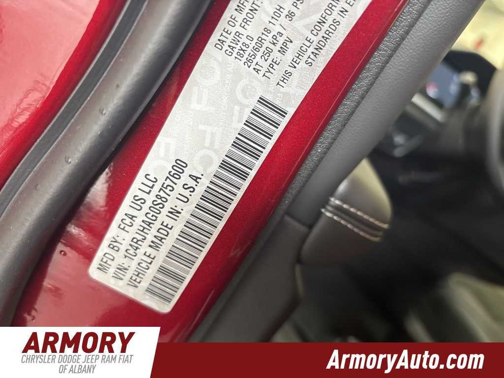 2025 Jeep Grand Cherokee Laredo