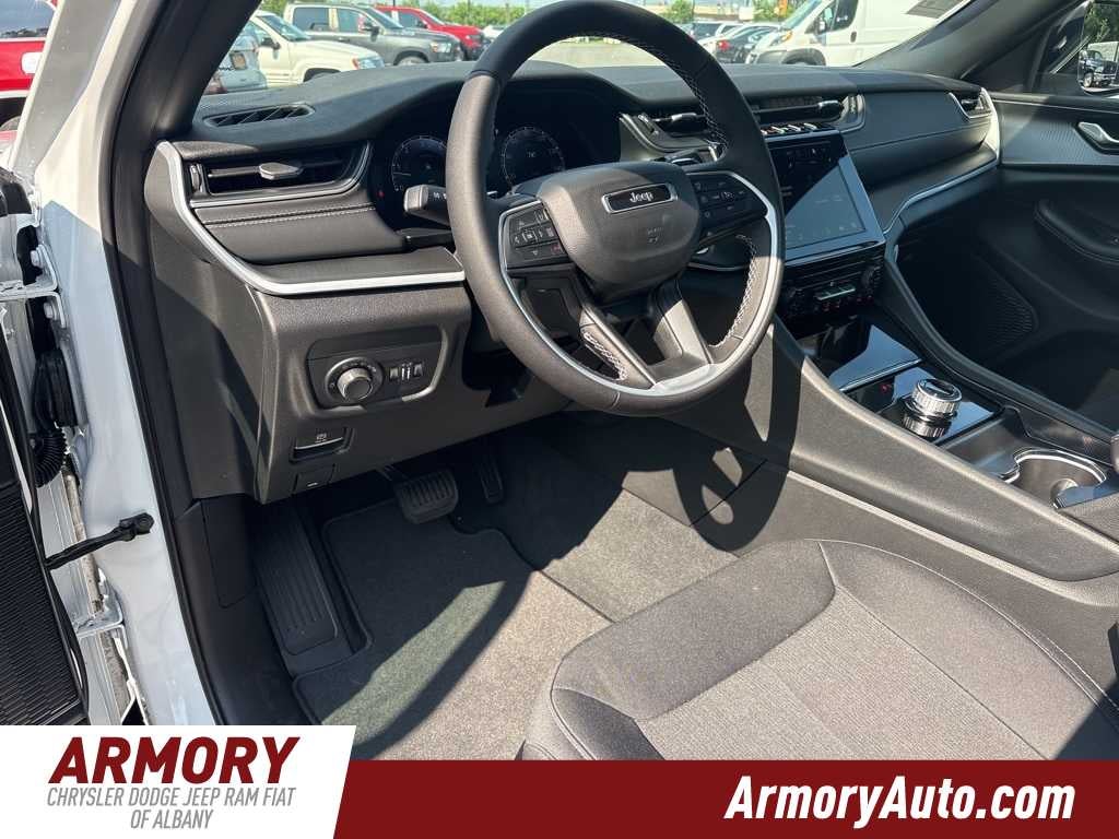 2025 Jeep Grand Cherokee Laredo X