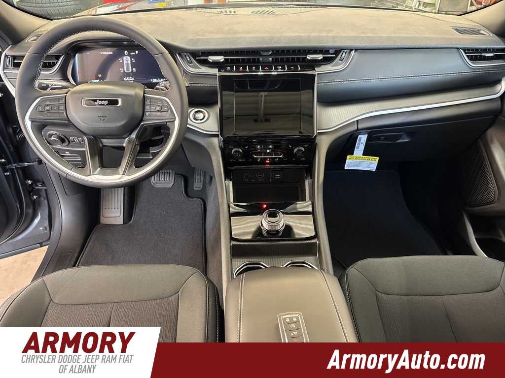 2025 Jeep Grand Cherokee Laredo X