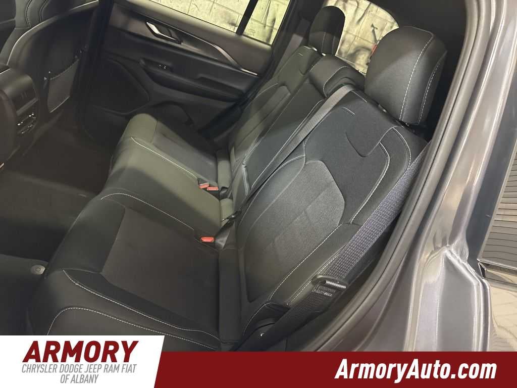 2026 Jeep Grand Cherokee Laredo X