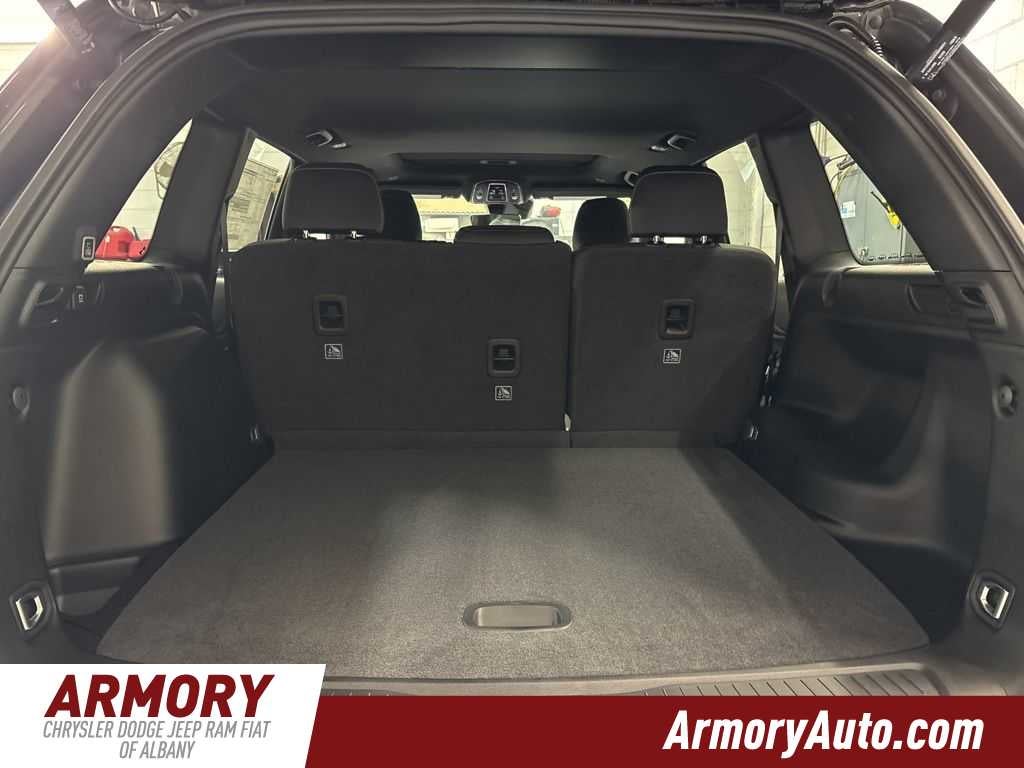 2026 Jeep Grand Cherokee Laredo X