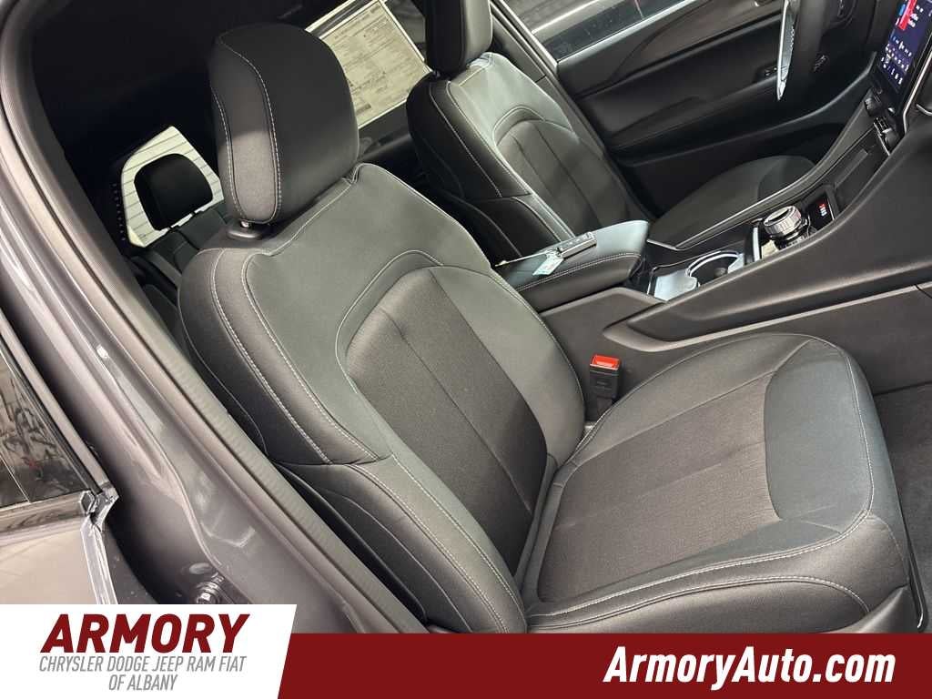 2026 Jeep Grand Cherokee Laredo X