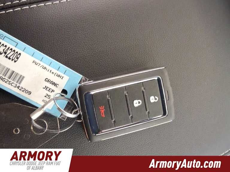 2025 Jeep Grand Cherokee Laredo X