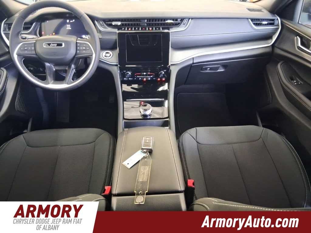 2025 Jeep Grand Cherokee Laredo X