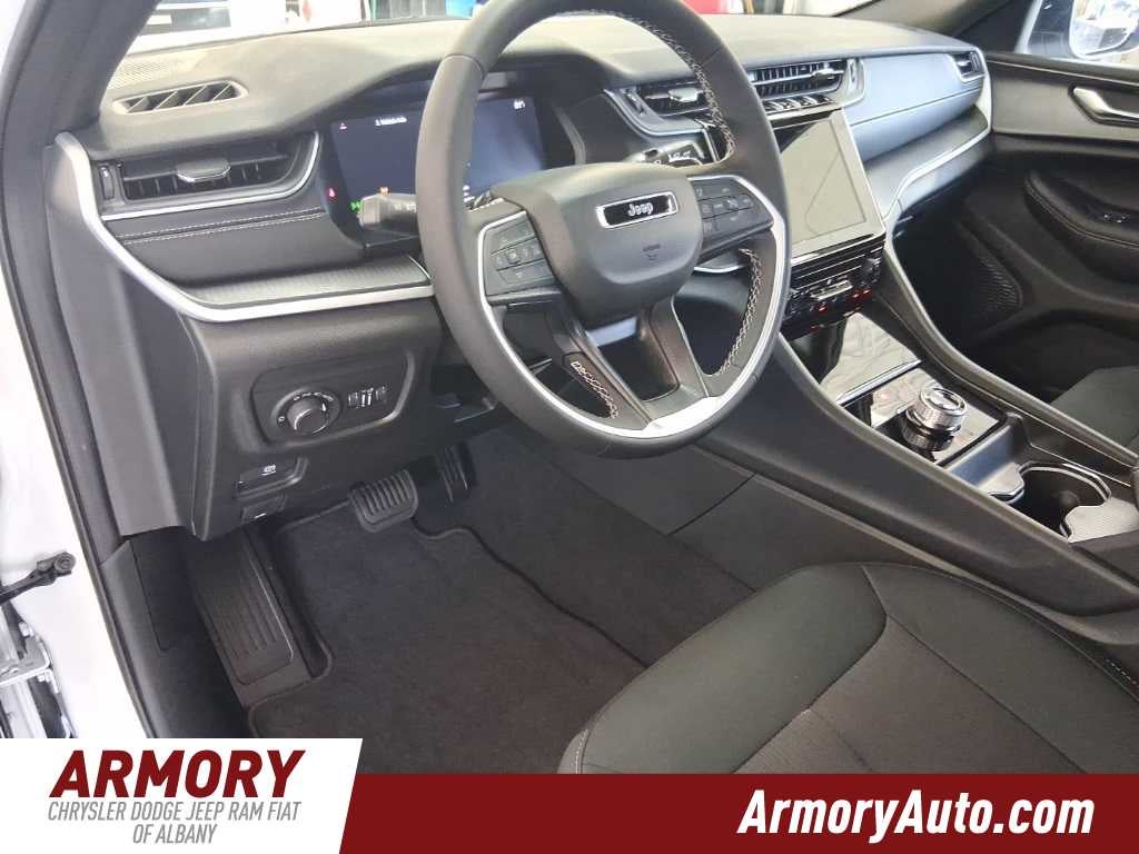 2025 Jeep Grand Cherokee Laredo X