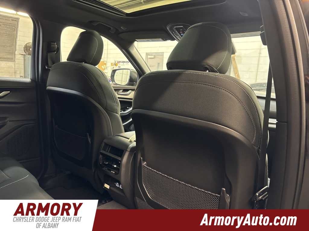 2026 Jeep Grand Cherokee Laredo X