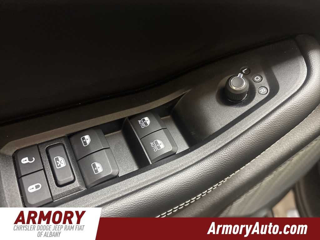 2026 Jeep Grand Cherokee Laredo X