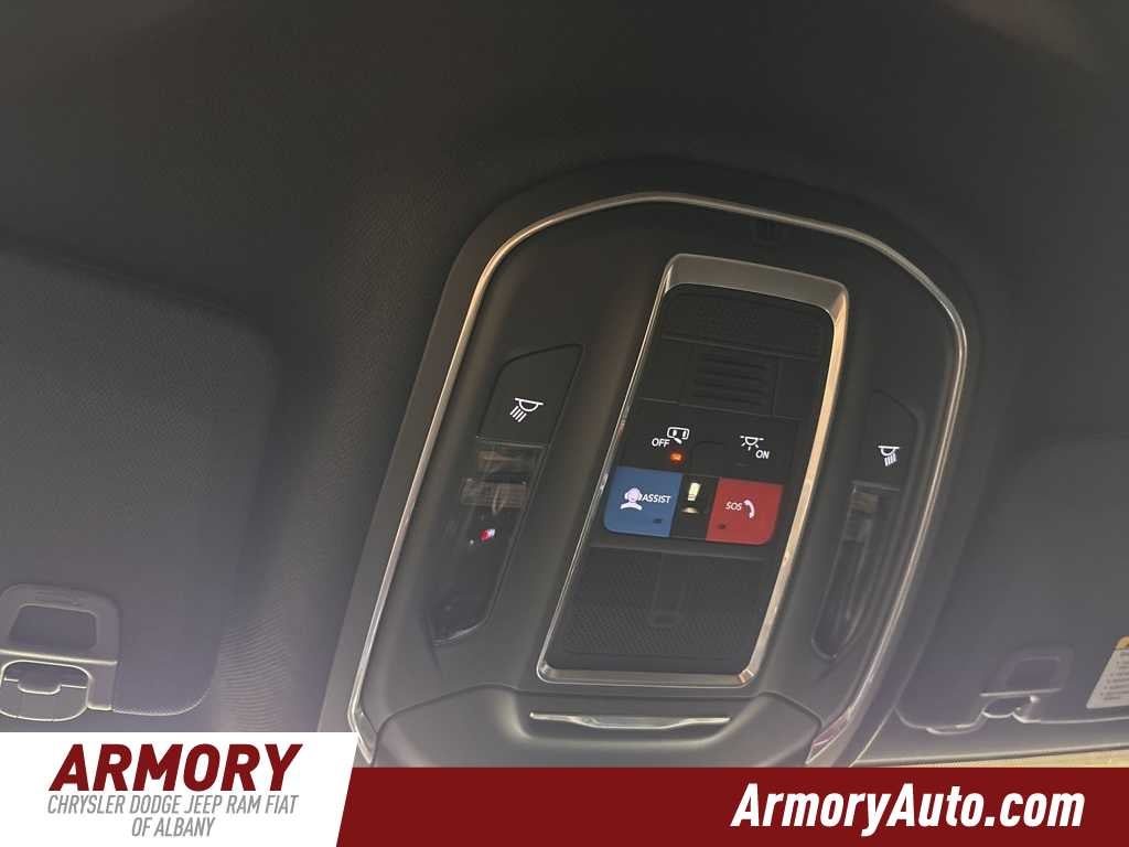 2026 Jeep Grand Cherokee Laredo