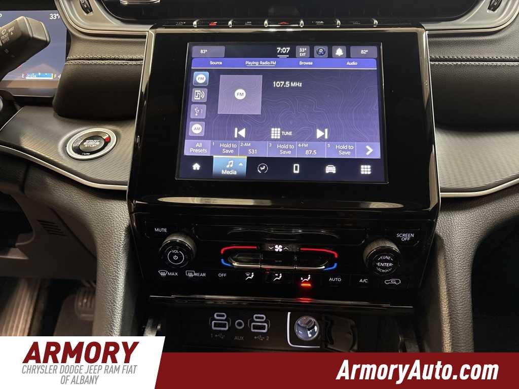 2026 Jeep Grand Cherokee Laredo