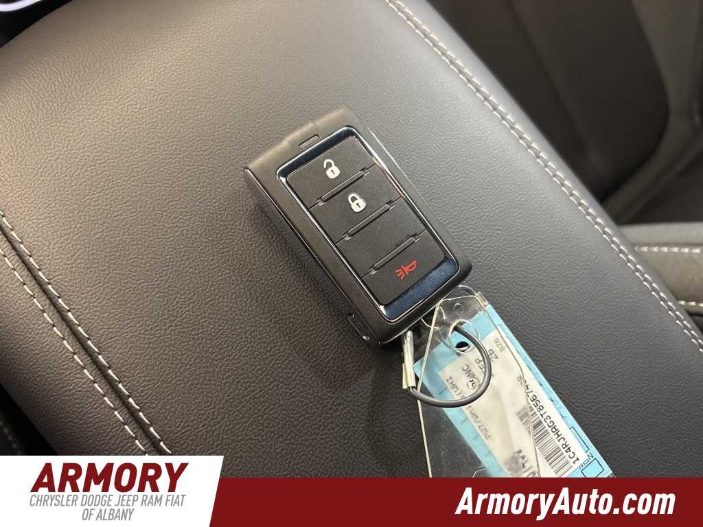 2026 Jeep Grand Cherokee Laredo