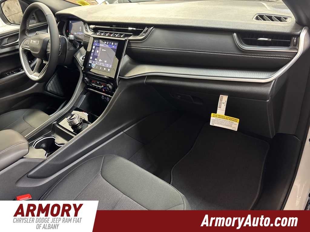 2026 Jeep Grand Cherokee Laredo