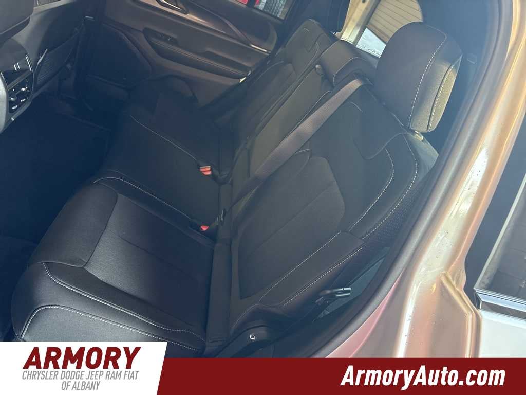 2025 Jeep Grand Cherokee Laredo X