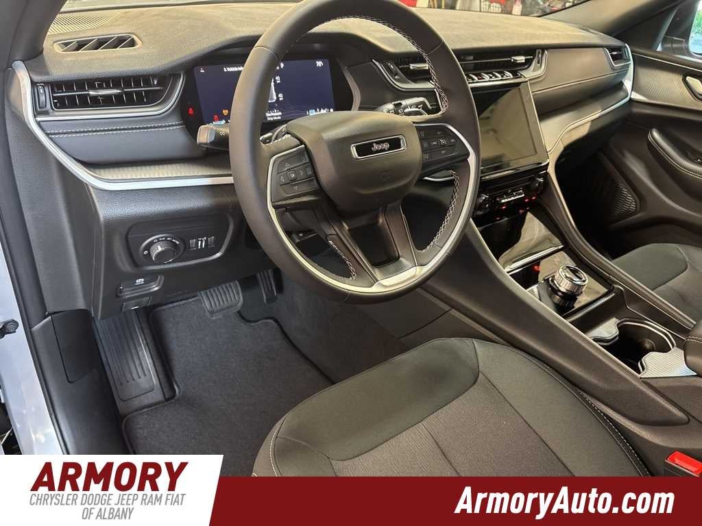 2025 Jeep Grand Cherokee Laredo X