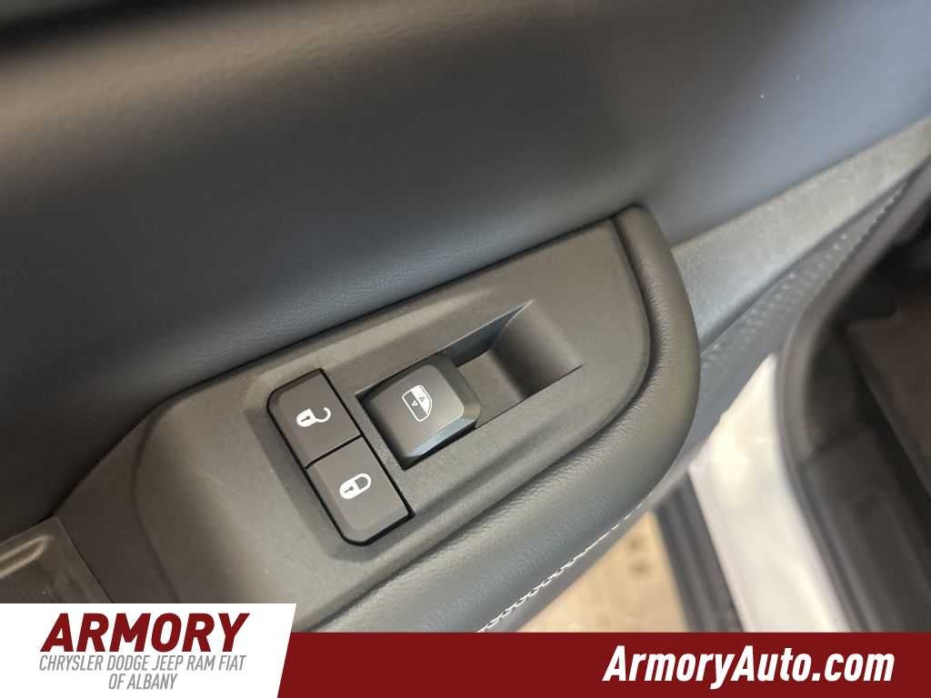 2026 Jeep Grand Cherokee Laredo X