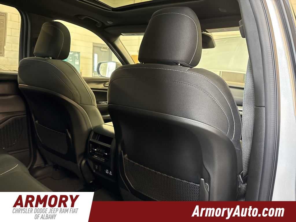 2026 Jeep Grand Cherokee Laredo X