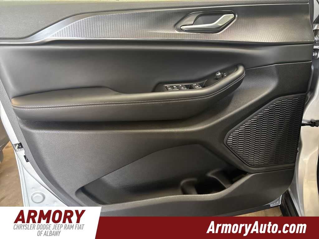 2026 Jeep Grand Cherokee Laredo X