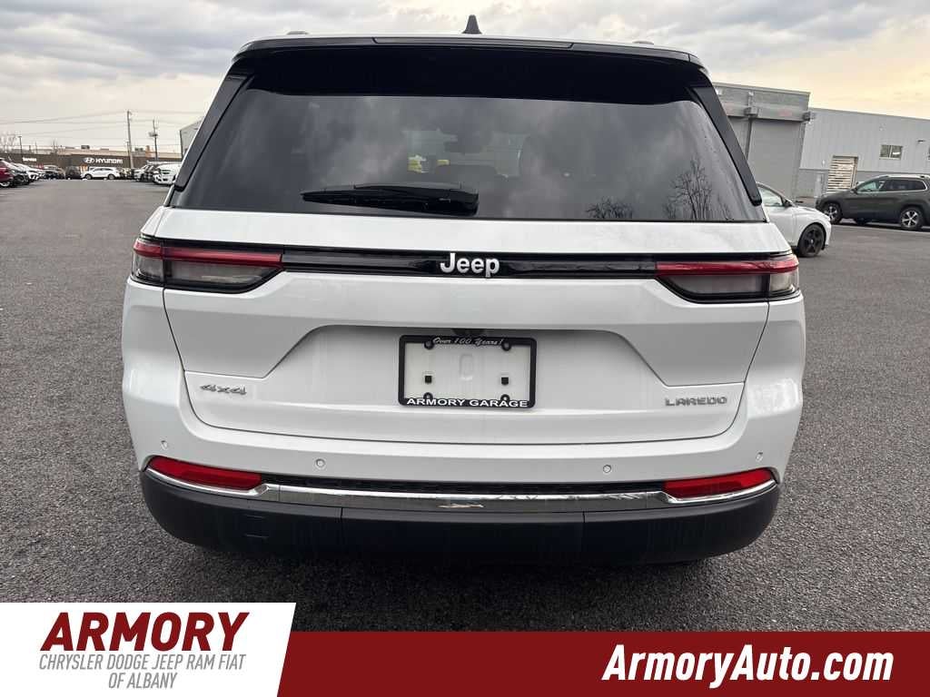 2025 Jeep Grand Cherokee Laredo