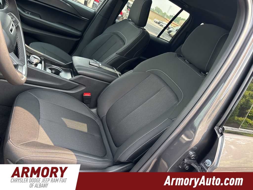 2025 Jeep Grand Cherokee Laredo X