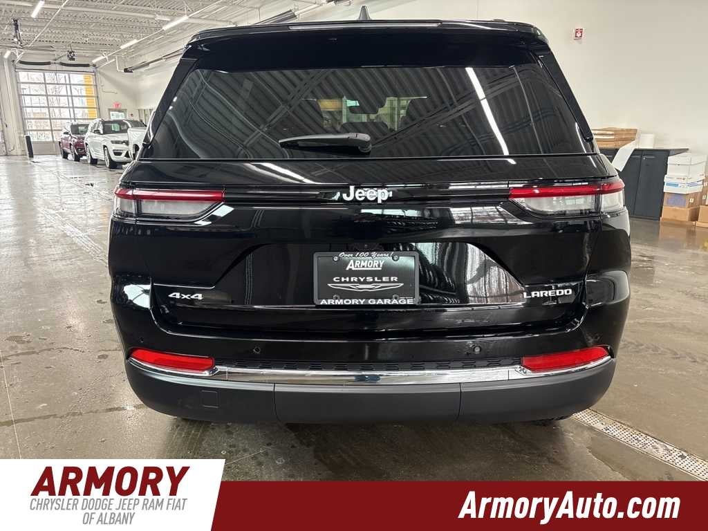 2026 Jeep Grand Cherokee Laredo