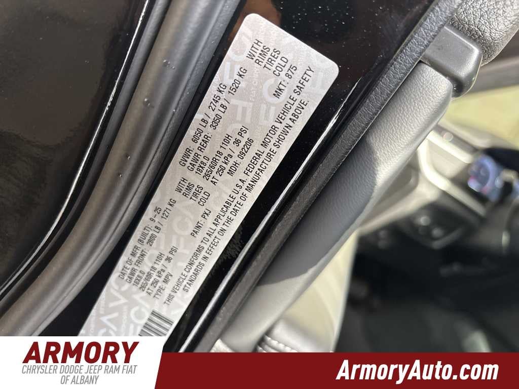 2025 Jeep Grand Cherokee Laredo